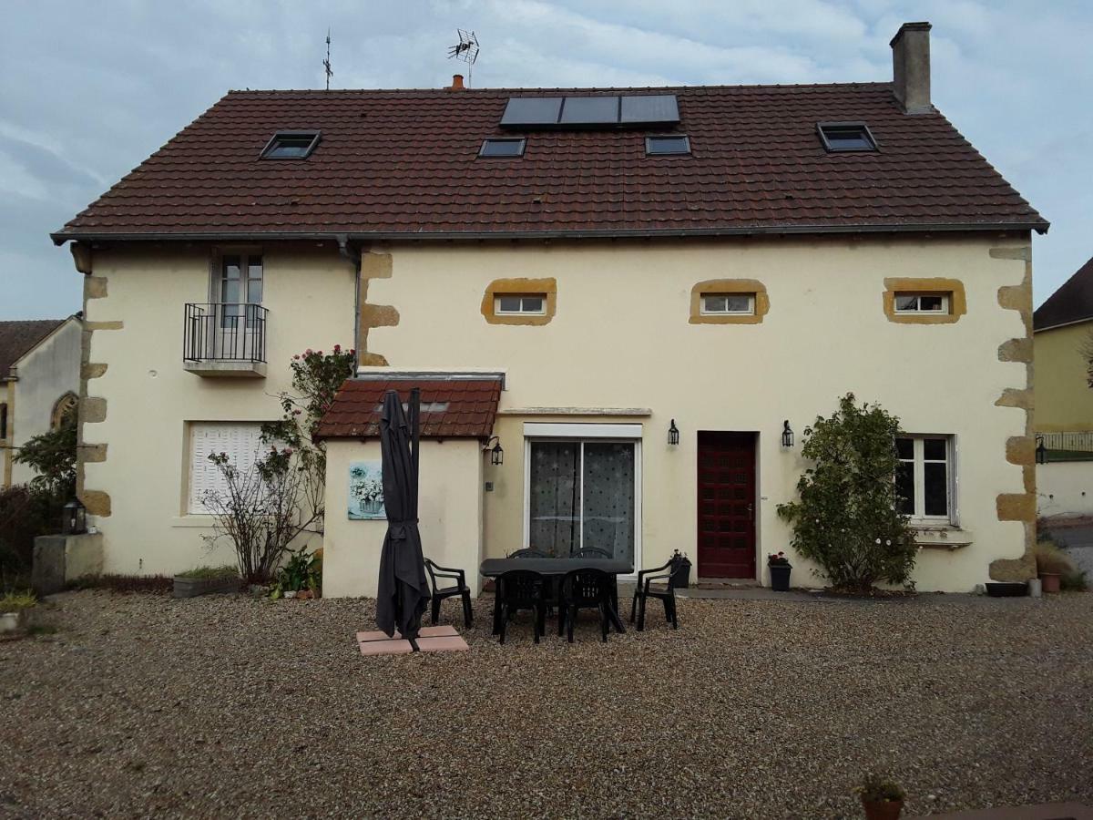 ホテル Escampette Saint-Aubin-en-Charollais エクステリア 写真